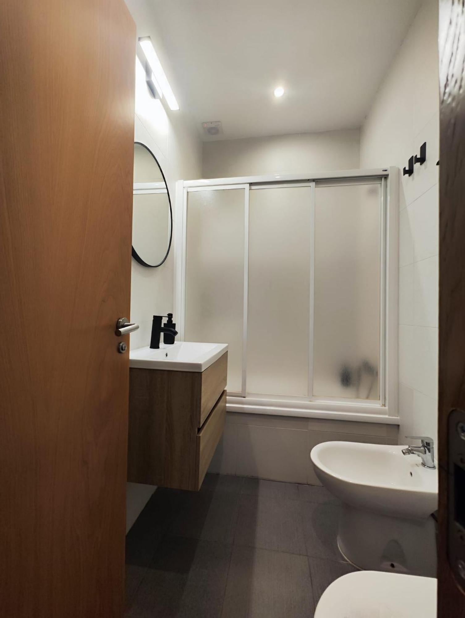 Suite Del Mercado Little Apartments Кадис Экстерьер фото
